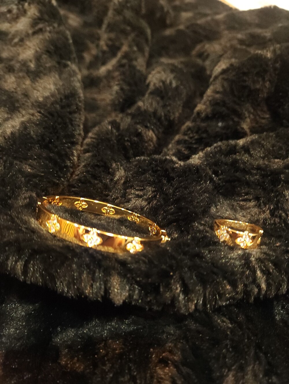 Elegant Gold Floral Bangle and Ring Set - Women Jewelry
